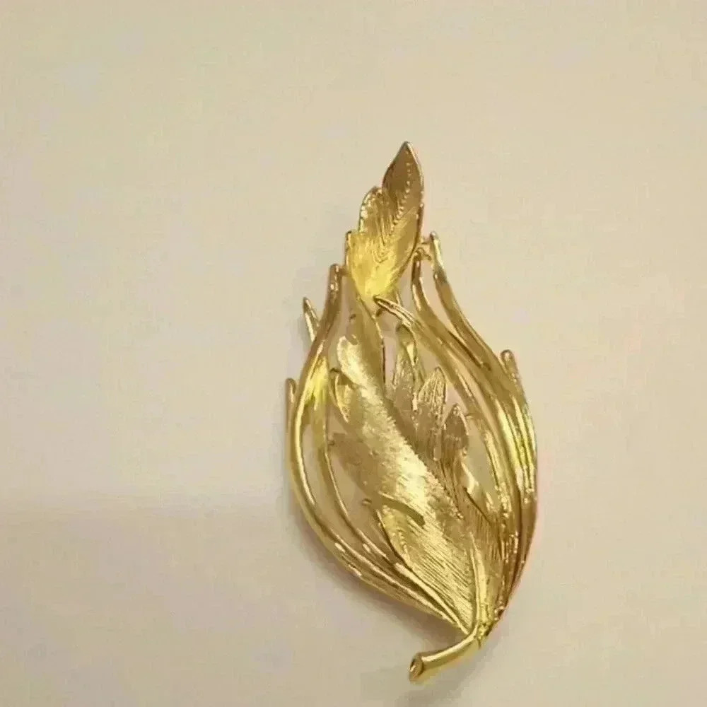 Beautiful Fall Leaf 🍂 Pin